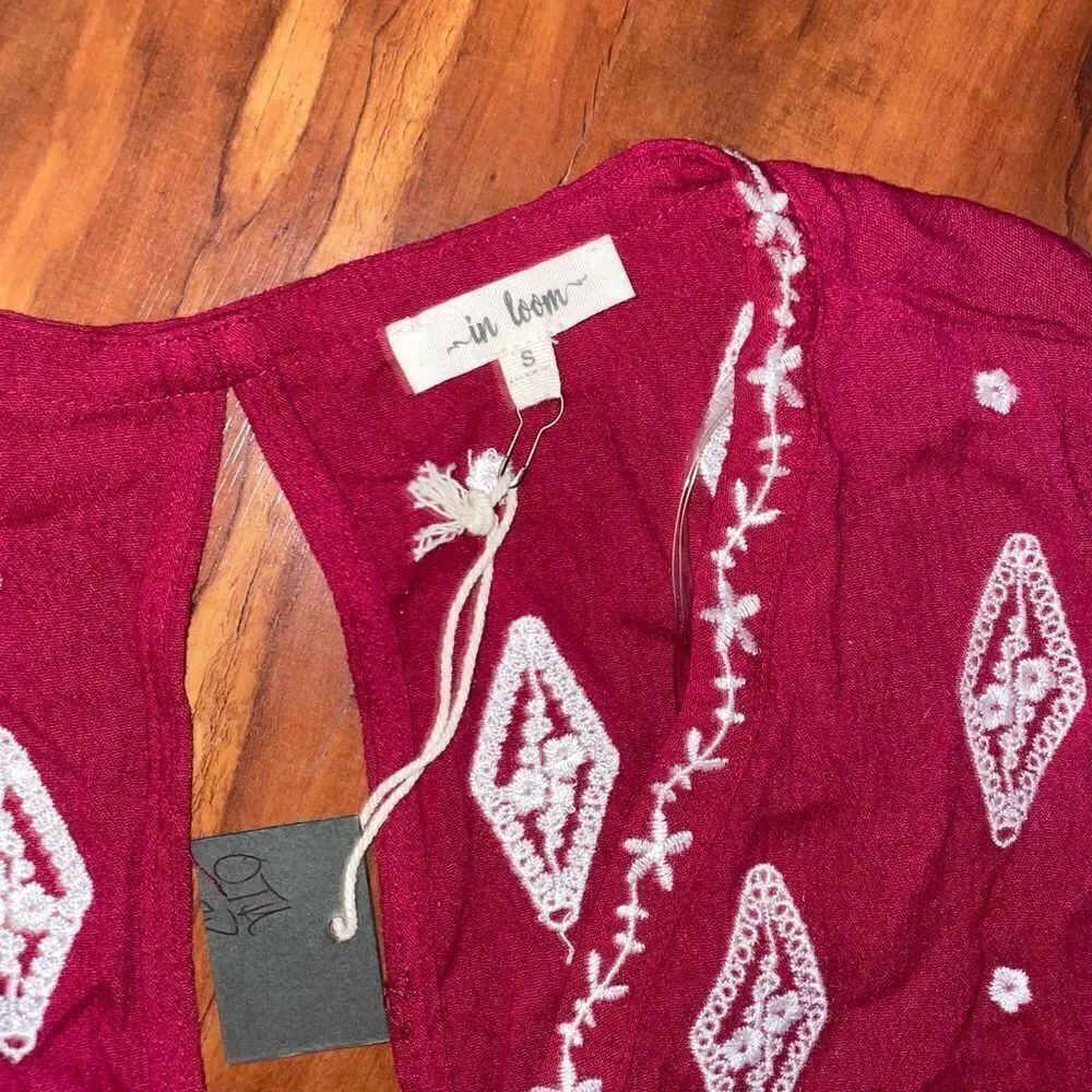 New blouse   - Picture 3 of 3